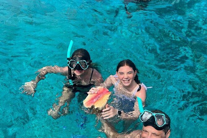 6HR-Private Provo Cays Exploration with Lunch - Fort George Cay: shell hunting plus a lunch that feels personal