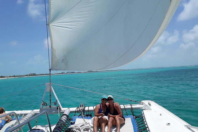 7 Hour Private Catamaran Sail, Snorkel and Beach BBQ Grace Bay, Providenciales - Beach BBQ with open bar: what you’ll eat and drink
