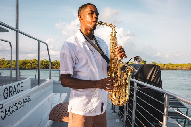 Deluxe Sunset and Saxophone Sail on Luxury Lady Grace Catamaran - Service and Group Size: Attentive Crew, Manageable Crowd