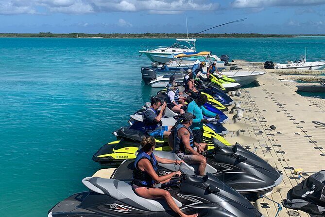 Jet Skiing around La famille ship and smaller pristine cays - What to expect on the water: choppy days and equipment checks
