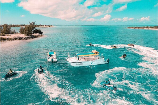Jet Skiing around La famille ship and smaller pristine cays - Who should book this jet ski tour (and who should think twice)