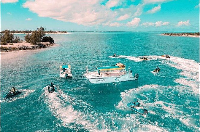 Jet Skiing around La famille ship and smaller pristine cays - Should you book the La Famille Express jet ski tour?