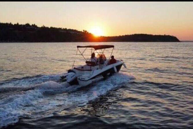 Private 2Hour Champagne Scenic Sunset cruise - What You’ll See on The Leeward Highway Stops