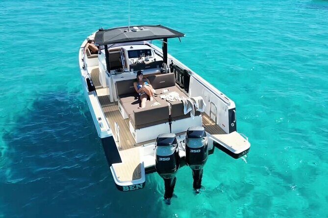 Private Afternoon Tour Fjord 38 Ben - Little Water Cay and Mangrove Cay options: iguanas and a slower feel