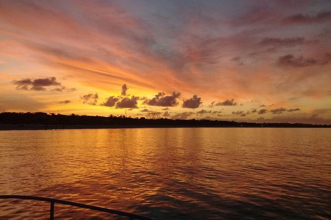 Private Sunset Cruise in Grace Bay - Grace Bay to Turtle Cove: the easy start that sets the mood