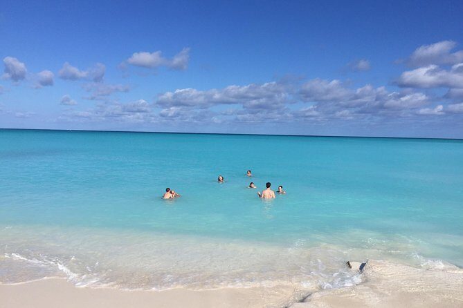 Providenciales Unmissable Sightseeing Tour - Pelican Beach and Long Bay Beach: classic Provo shoreline