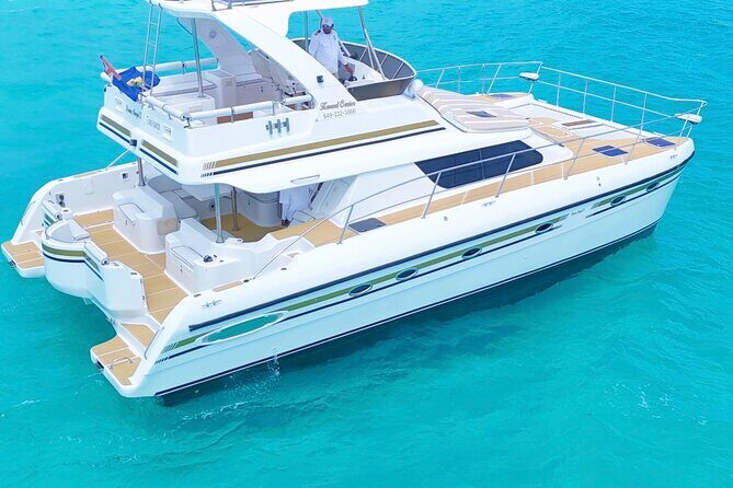 Turks and Caicos Half-Day Luxury Private Yacht Charter - Deserted Island Beach Time, Light Lunch, and Drinks
